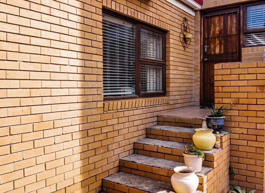 4 Bedroom Property for Sale in Perlemoenbaai Western Cape
